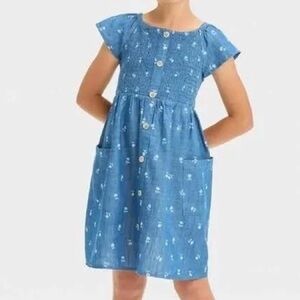 Cat & Jack Girls’ Short Sleeve Woven Floral Dress - Chambray Blue S